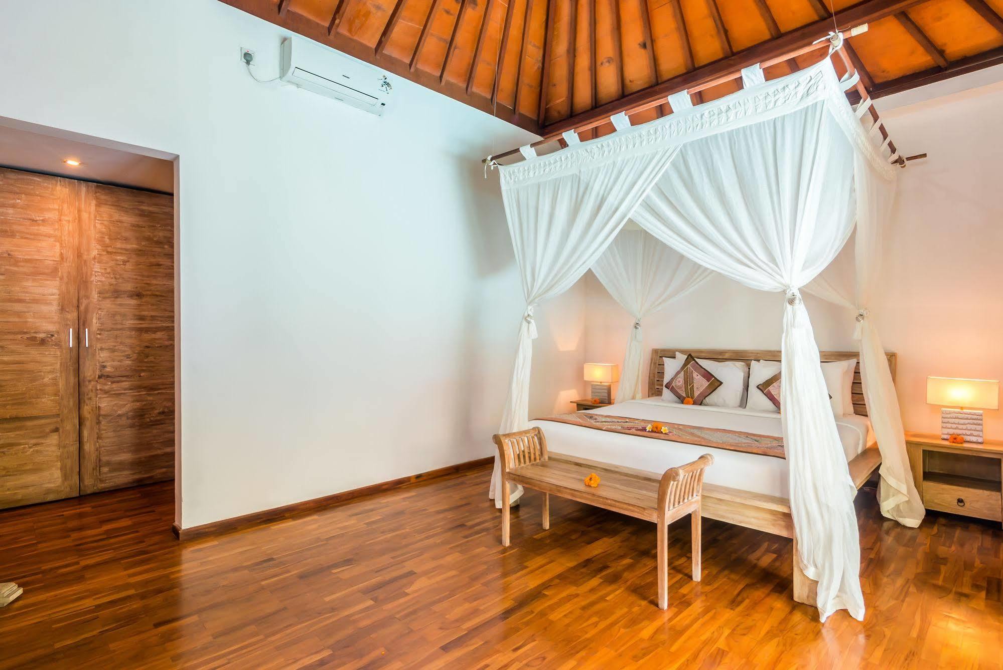 Villa Bisi Seminyak Kültér fotó